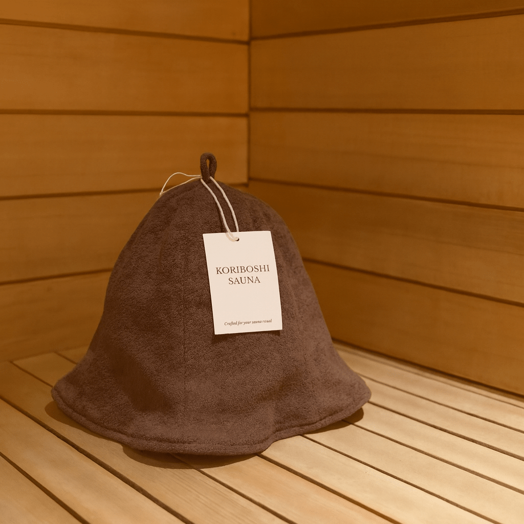 Koriboshi Sauna Hat Espresso in sauna
